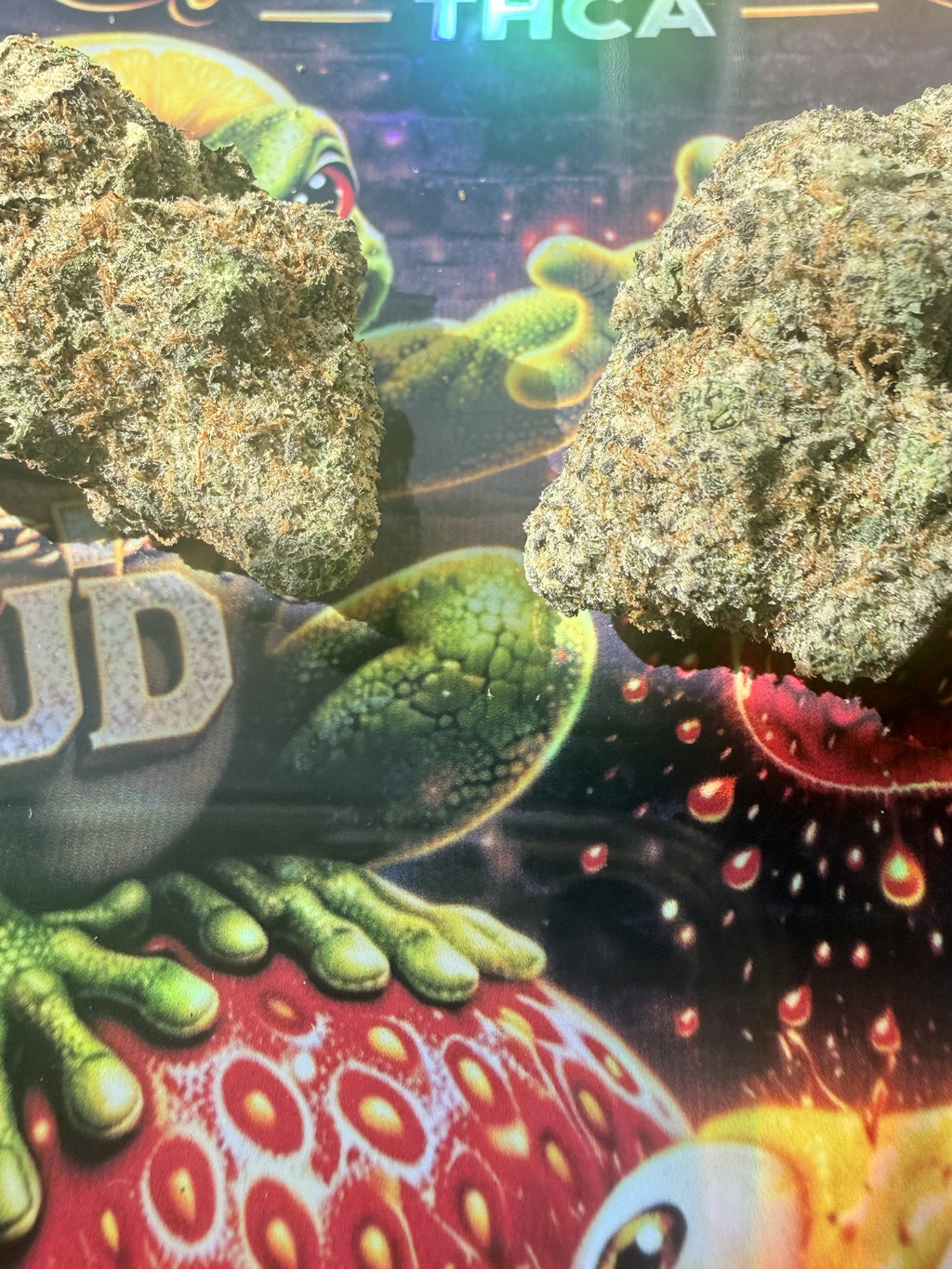 STRAWBERRY X GELONADE THCA SMALL BUD – PREMIUM AAAA+