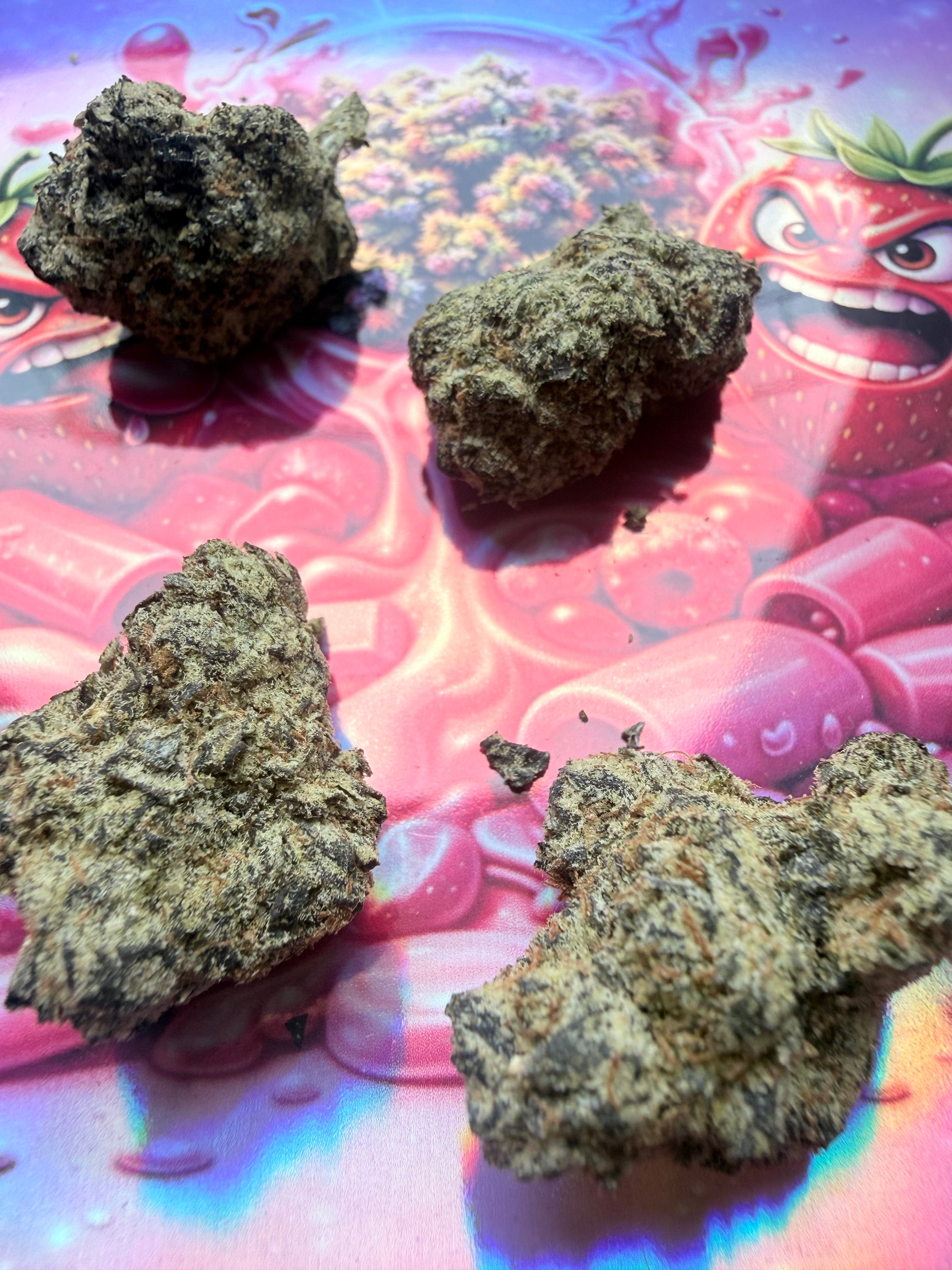 STRAWBERRY GUM THCA PREMIUM AAAA+